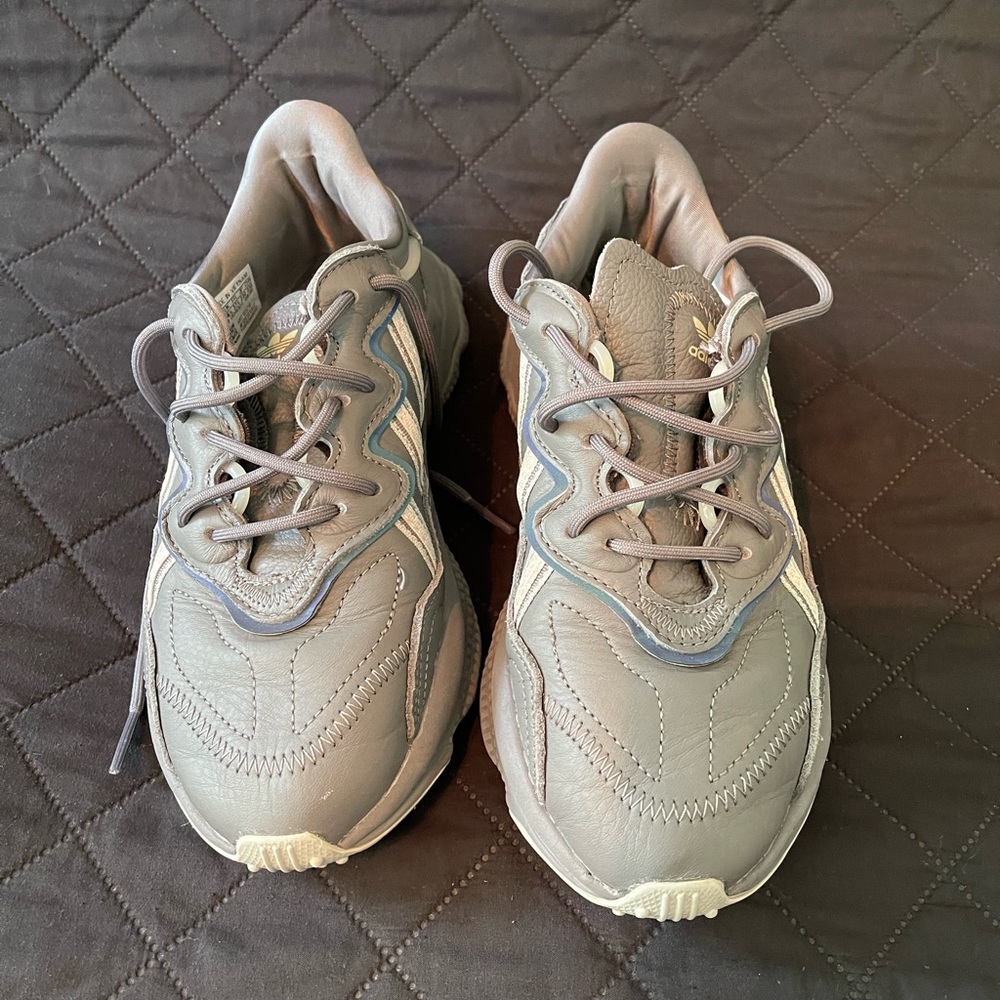 Women’s Adidas ozweego